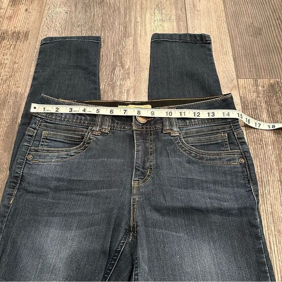 Democracy Dark Wash skinny jeans with “AB” technology size 4 - Picture 4 of 8